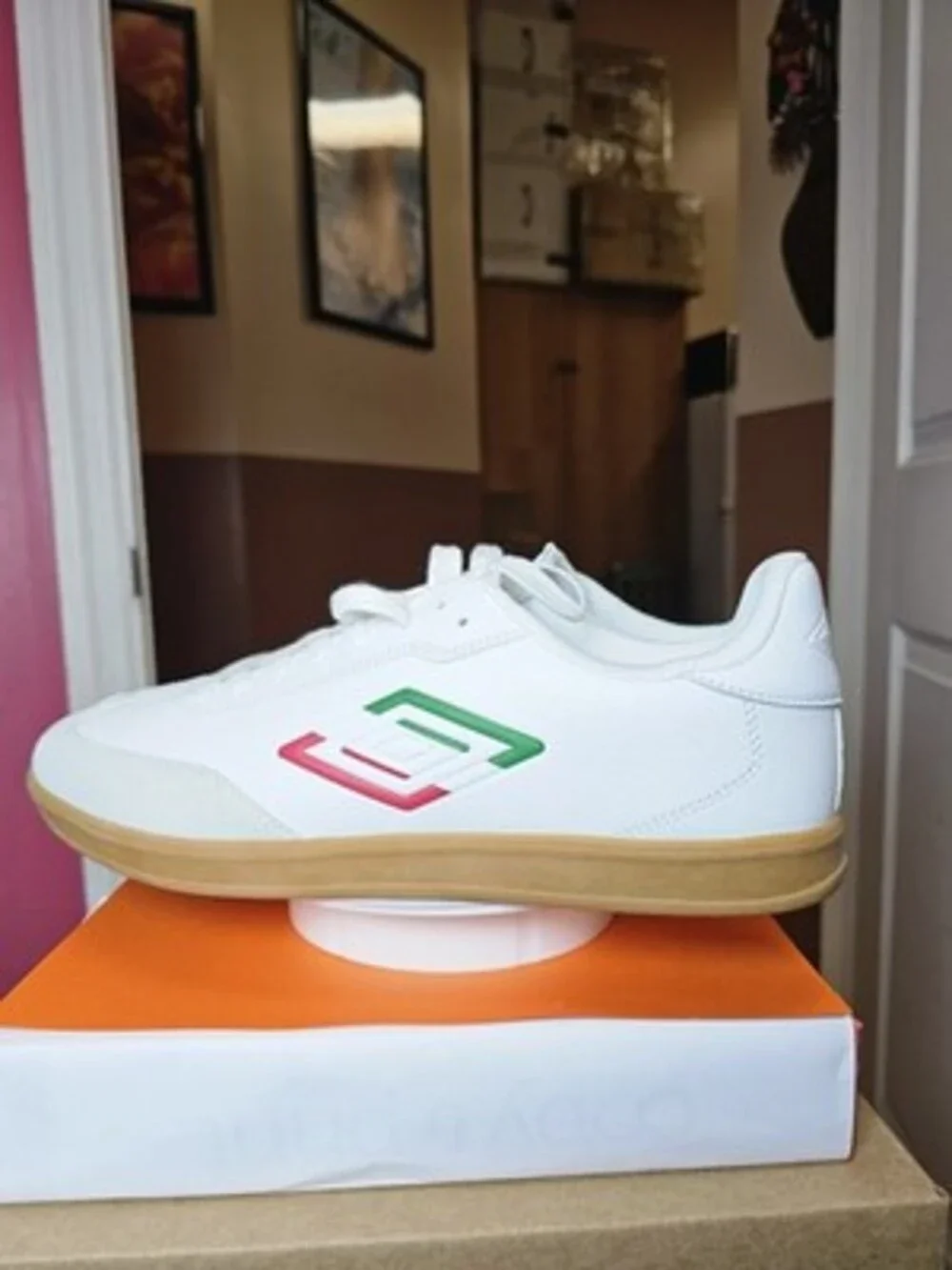 Umbro TX Sneakers Men’s Size 13 White Green Red Gum Sole Casual Shoes NEW